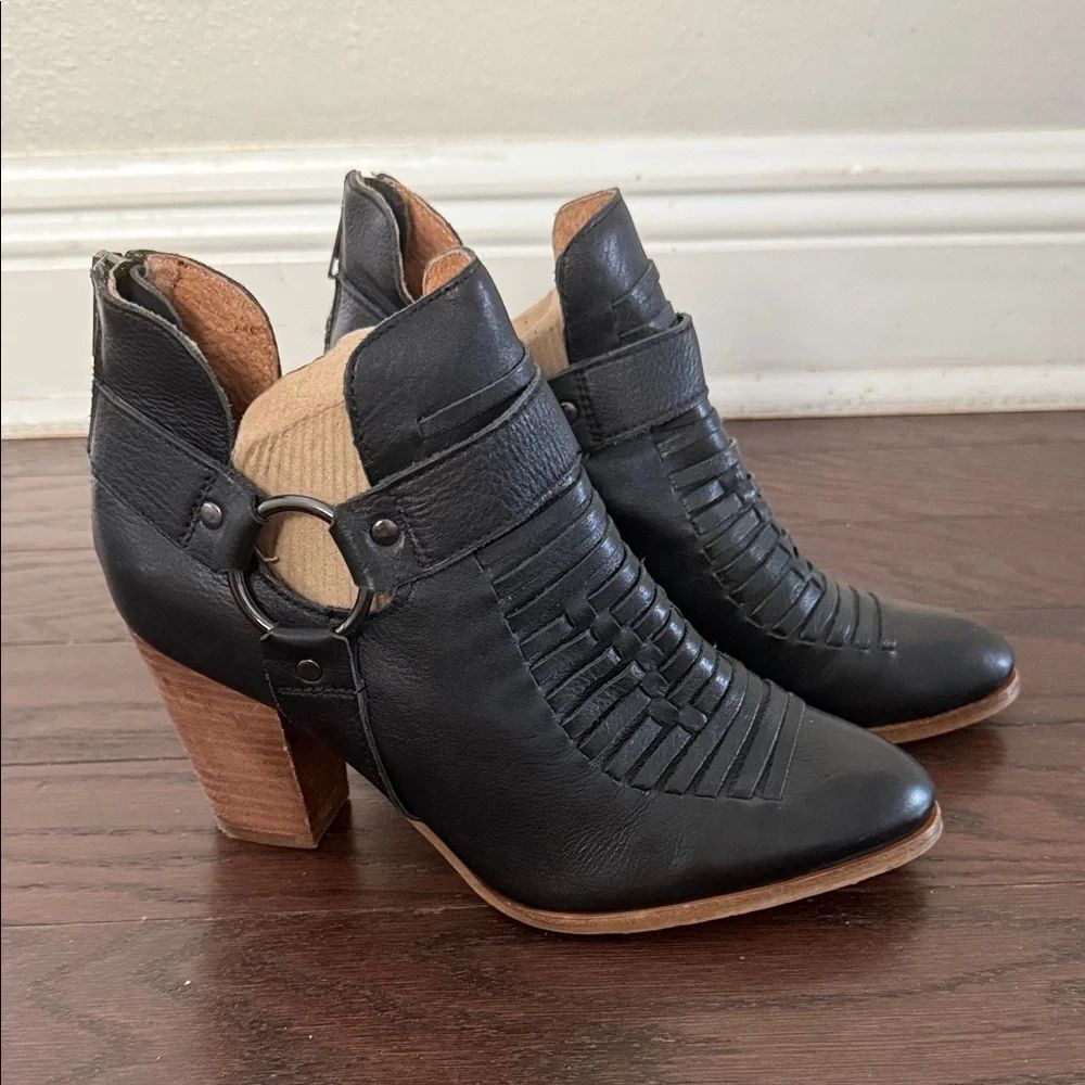 Seychelles Impossible Black Suede Leather Ankle Booties Block Heel Western
